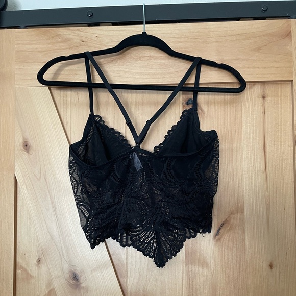 Elegant Black Lace Bralette - Picture 3 of 6